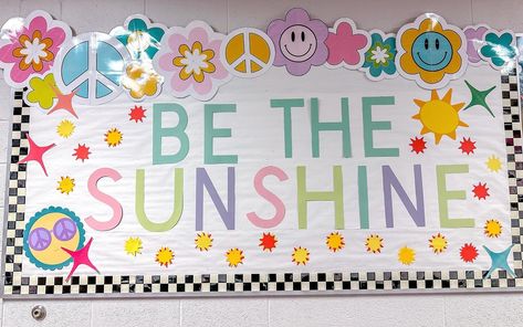 BE THE SUNSHINE & Spread Your Sunshine☀️✨ The cutest new bulletin board my mom made for me with her cricket🤩🌸✨ Have the best Thursday!!! • School ideas | classroom decor | bulletin board design | cricut craft | sunshine day | spring decor #classroomideas #classroompinspirations #classroomdecor #school #teacher #bulletinboard #springday #decor #colorfulroom Sunshine Bulletin Board, News Bulletin, Elementary Bulletin Boards, Good Thursday, Bulletin Board Design, Teachers Toolbox, Summer School, Preschool Classroom, Spring Day