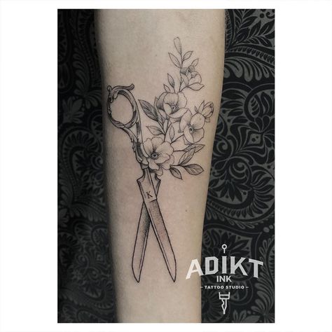 Sissor Tattoo, Hair Scissor Tattoos, Cosmetologist Tattoo, Tattoo Lavender, Hairdresser Tattoos, Hairstylist Tattoos, Sewing Tattoos, Flower Scissors, Barber Tattoo