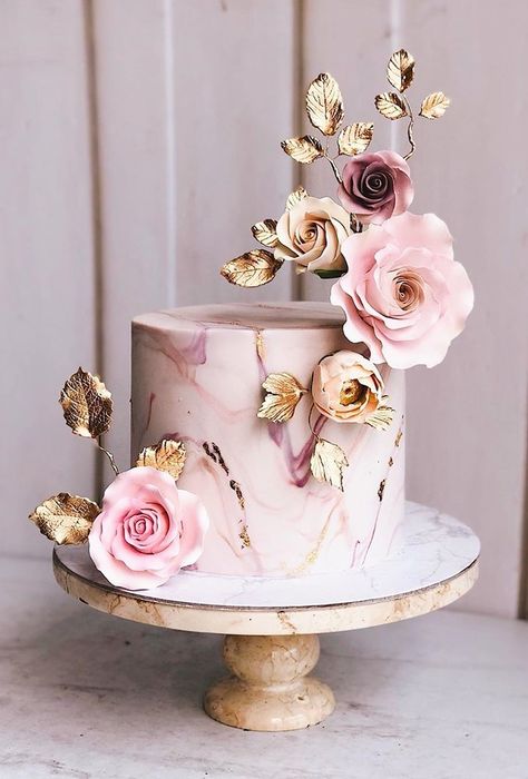 marble wedding cakes cake with metallic flowers duchess bakes⁣ Rihanna Birthday, Simple Romantic Wedding, Romantic Wedding Cakes, Floral Cakes, Elegant Birthday Cakes, Floral Wedding Cakes, Pink Wedding Cake, Romantic Wedding Cake, Marble Wedding