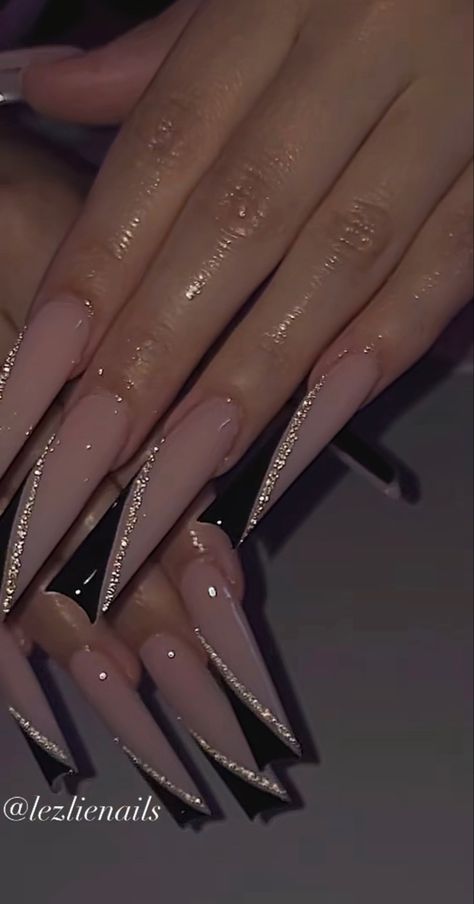 Long Nails New Years, New Year’s Eve Nails Coffin, Rich Nails Design, New Years Nails Long, Classy New Years Nails, Silvester Nails, January Nail Designs, New Years Nail Designs, New Years Nails