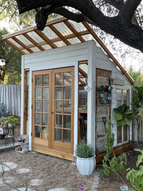 Small Garden Shed Ideas, Gardening Shed, Garden Shed Ideas, Small Garden Shed, Ideas Garden Design, Diy Greenhouse Plans, Outdoor Greenhouse, Shed Ideas, Greenhouse Shed