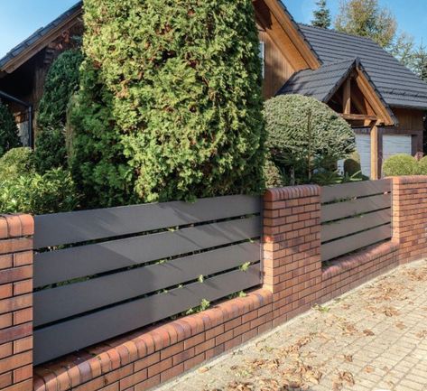 Building A Brick Wall, Fence Wall Design, Brick Columns, House Fence Design, Privacy Fence Designs, Brick Fence, Brick Garden, Horizontal Fence, Garden Design Layout