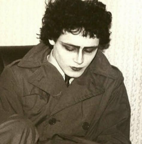 Goth Mens Fashion, Goth Outfits Men, Goth Male, Ant Music, Trad Goth Makeup, Goth Fits, 80s Goth, Goth Bands, Adam Ant