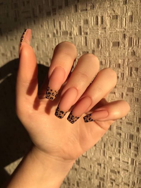 Nails Thanksgiving, Tiger Nails, Unghie Sfumate, Thanksgiving Nail Designs, Thanksgiving Nail, Edgy Nails, Leopard Nails, Thanksgiving Nails, Fire Nails