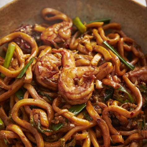 Garlic Shrimp Hokkien Noodles 04 Stir Fried Hokkien Noodles, Hokkien Noodles Recipe Chicken, Fish And Noodles Recipes, Shrimp Ramen Stir Fry, Asian Shrimp Noodles, Garlic Noodles With Shrimp, Hokkien Noodles Recipe, Shrimp Noodles Recipes, Prawn Noodle Recipes