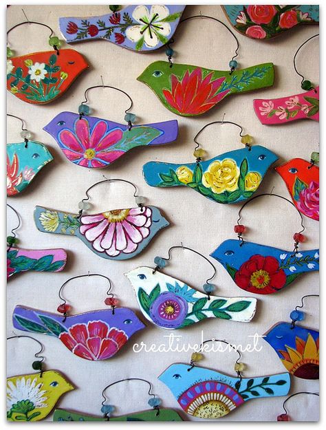 Bird Ornaments Diy, Cercei Din Lut Polimeric, Clay Birds, Clay Bird, Bird Christmas Ornaments, Air Dry Clay Projects, By Regina, Bird Crafts, Deco Boheme