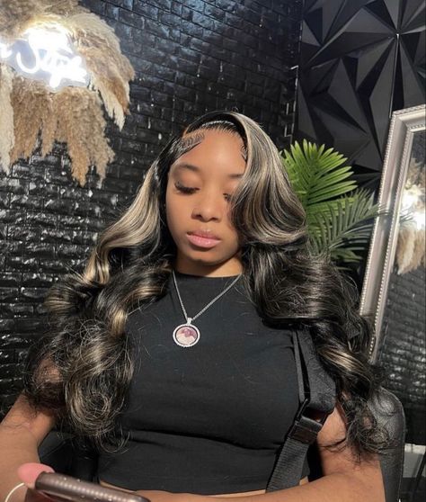 Side Part Wig With Highlights, Highlighted Wig Hairstyles, Highlight Wig Hairstyles, Style Lace Front Wig, Diy Hairstyle, Highlight Wig, Frontal Wig Hairstyles, Birthday Hairstyles, Quick Weave Hairstyles