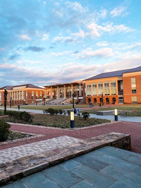 Liberty University Campus, Perspective Reference, College Core, Dream Collage, Liberty High School, Liberty University, Dream College, Gods Girl, Dream School