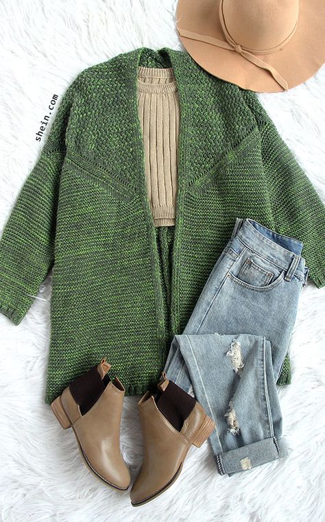 How To Wear Green Cardigan, Khaki Green Cardigan Outfit, Green Cardigan Outfit, Cardigan Outfit, Trendy Outfits Winter, Bat Sleeve, Green Cardigan, Wear Green, Thanksgiving Outfit