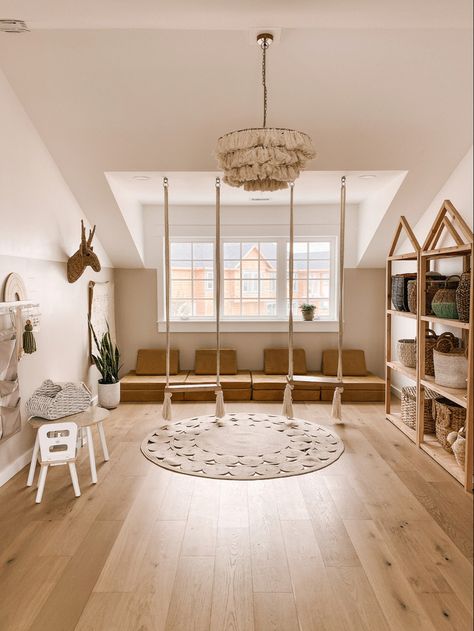 Dream Home Makeover Playroom, Fun Playroom Design, Zen Playroom, Boho Farmhouse Playroom, Boho Playroom Decor, Aesthetic Playroom Ideas, Multi Age Playroom, Minimal Playroom Ideas, Minimalistic Playroom