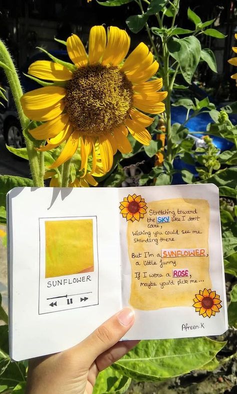 Aesthetic Journal Painting Ideas, Sunflower Journal Page, Yellow Moodboard Painting, Sunflower Journal Ideas, Sunflower Scrapbook Ideas, Yellow Notebook Aesthetic, Journal Ideas Yellow, Yellow Drawing Aesthetic, Yellow Aesthetic Journal