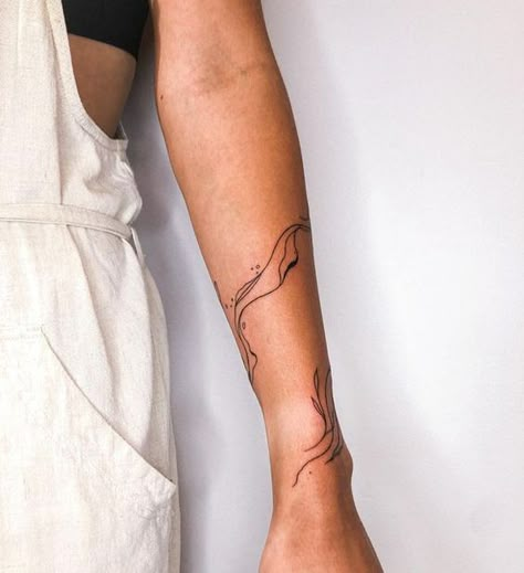 Ocean Arm Wrap Tattoo, Waves Wrap Around Tattoo, Jellyfish Wrap Around Tattoo, Long Tattoo Design For Women, Fine Line Diver Tattoo, Waves Around Arm Tattoo, Line Waves Tattoo, Abstract Arm Wrap Tattoo, Kelp Arm Tattoo