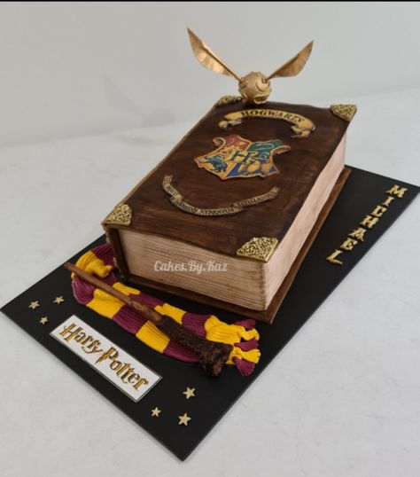 Book Birthday Cake, Harry Potter Book Cake, Harry Potter Iphone Wallpaper, Harry Potter Spell Book, Harry Potter Theme Birthday, Harry Potter Birthday Cake, Patisserie Design, Happy Ideas, Harry Potter Iphone