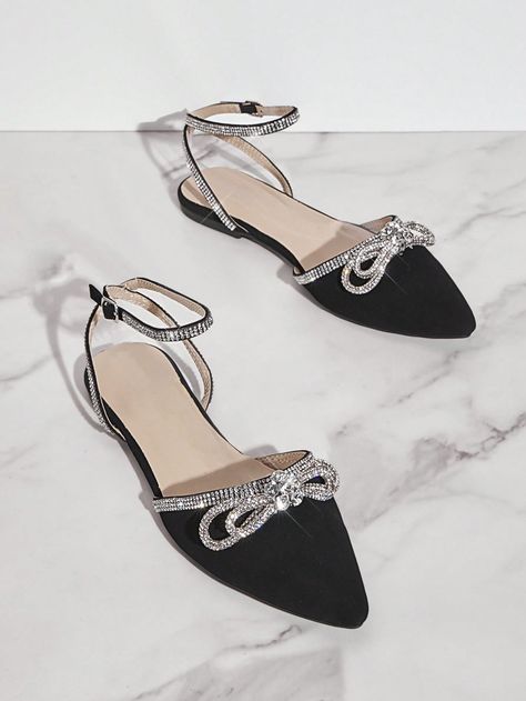 Black Pointed Flats, Elegant Shoes Flat, Fancy Flats, Pretty Sandals, Shoes Heels Classy, Shoes Outfit Fashion, Elegant Sandals, Pointed Flats, Heels Classy