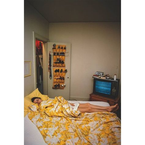 Eggleston Art Foundation en Instagram: “William Eggleston, Untitled, c. 1971. Rosa Dossett Eggleston, Eggleston's wife, in a photograph taken shortly after the birth of their…” Eggleston Photography, Garry Winogrand, Red Ceiling, Unseen Images, William Eggleston, Martin Parr, History Of Photography, Color Film, Street Photographers