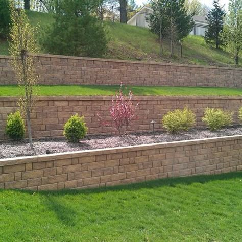 2 Tier Retaining Wall Ideas, Retaining Wall Ideas Hillside, Tiered Backyard, Backyard Hill Landscaping, Backyard Hill, Backyard Retaining Walls, Slope Landscaping, Retaining Wall Design, Hill Landscaping