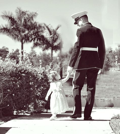 Big brother, little sister. Hero, marine corps hero, father, daughter . Deployment, usmc, dress blues Usmc Dress Blues, Marine Family, Big Brother Little Sister, Dress Blues, Father Daughter, Marine Corps, Future Kids, Little Sisters, Big Brother