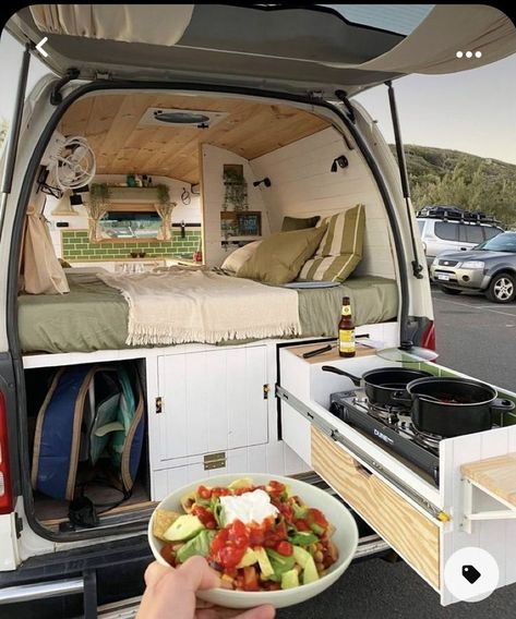 Omgebouwde Bus, Husbil Makeover, Kombi Food Truck, Bil Camping, Supraviețuire Camping, Kombi Motorhome, Camper Van Life, Lake House Food Ideas, Kombi Home