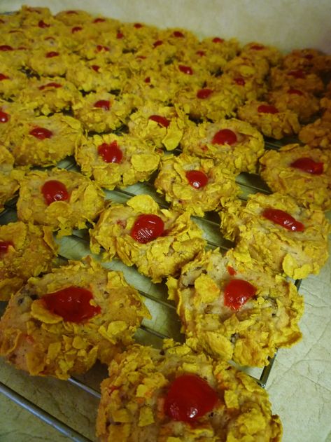 How to Make Delicious Cherry Wink Cookies: Easy Recipe - Delishably Cherry Winks Cookie Recipe, Cherry Winks, Cornflake Recipes, Work Desserts, Cookies Easy Recipe, Nutella Biscuits, Wire Racks, Family Favorite Meals, Holiday Cooking