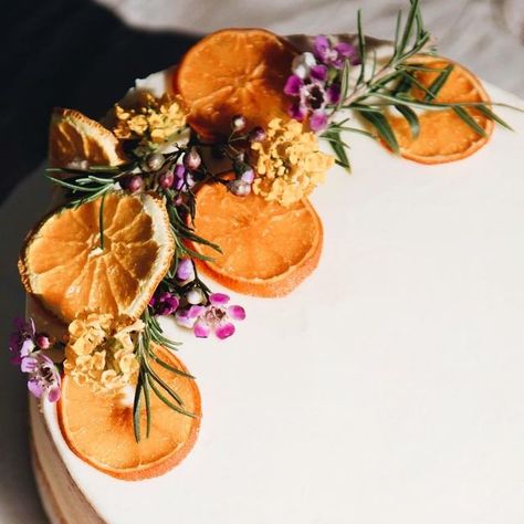 @cotacakes on Instagram: "🍊🌿🍰 loved making this orange, rosemary cake with all LOCAL ingredients - Ojai, CA. . . . #orangecake #locallysourced #ojai #california #cakemaking #oranges #rosemary #organicingredients #cotacakes #citrusseason" Cake With Dried Oranges, Dried Orange Cake, Dried Orange Cake Decoration, Cake With Orange Decoration, Dehydrated Orange Cake Decoration, Cake With Orange Slices, Dried Orange Wedding Cake, Wedding Cake With Dried Oranges, Citrus Cake Decoration