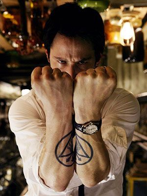 Seal of the Red King in Constantine Constantine Tattoo, Constantine Movie, Keanu Reeves Constantine, 천사와 악마, Constantine Hellblazer, Baba Jaga, Movie Tattoos, John Constantine, Keanu Charles Reeves