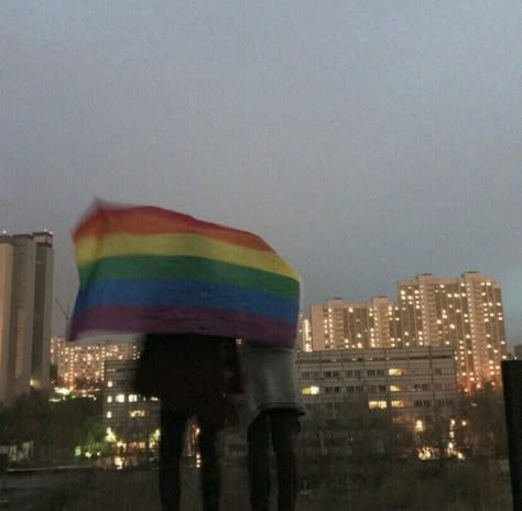 Filmy Vintage, Fotografi Digital, Gay Aesthetic, Lgbt Love, Lgbt Art, Rainbow Aesthetic, Rainbow Flag, Lgbtq Pride, Lgbt Pride