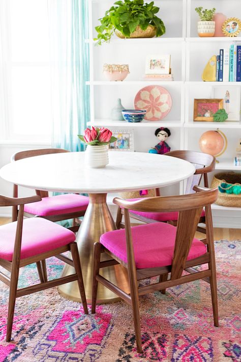 30 round dining tables for every budget! / via Studio DIY! Dining Room Furniture Design, Eclectic Dining, Dining Room Paint, Room Furniture Design, Chairs For Small Spaces, Dining Room Colors, Small Kitchens, Dining Room Inspiration, Farmhouse Dining Room