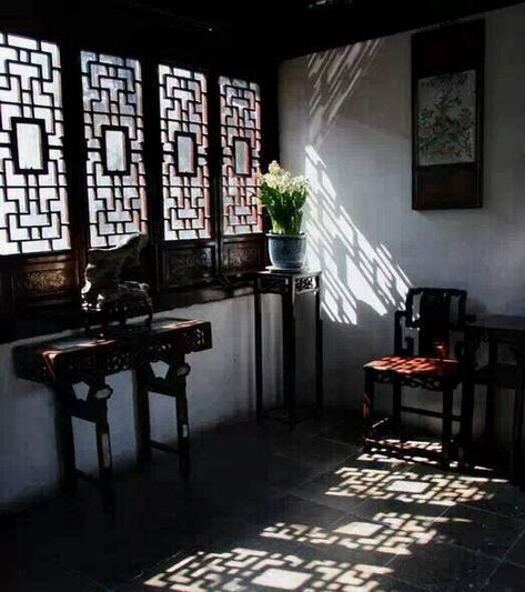 Lattice Window, Traditional Chinese House, Chinese Interior Design, Chinese Window, Chinese Style Interior, Asian Interior Design, Chinese House, Chinese Interior, Asian Interior