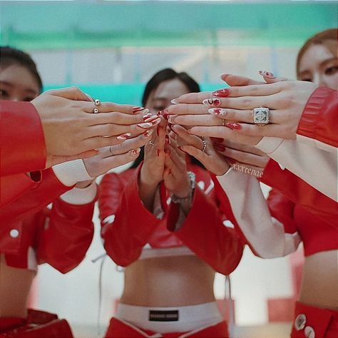 Nails Lips, Hands Nails, Cake Icon, Choi Jisu, Lee Chaeryeong, Shin Yuna, Itzy Ritzy, Shin Ryujin, Hwang Yeji