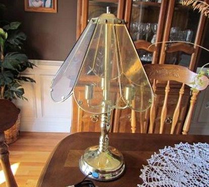 make a faux tiffany lamp from a thrift store find, crafts, lighting Touch Lamps, Mercury Glass Table Lamp, Repurposed Lamp, Shabby Chic Lamp Shades, Antique Lamp Shades, Lampshade Makeover, Rustic Lamp Shades, Small Lamp Shades, Chic Lamp