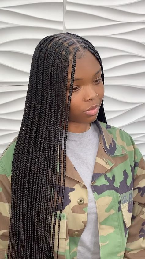 Small Box Braids Peekaboo, Medium Small Braids, Small Knot Box Braids, Full Small Knotless Box Braids, Extra Small Knotless Box Braids With Curls, Knotless Box Braids Straight Ends, Knotless Box Braids Middle Part, Smeduiem Box Braids, Small Knotless Box Braids Medium Length