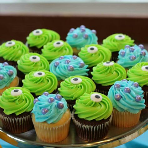 Monsters Inc Charcuterie Board, Monster Inc Snack Ideas, Monsters Inc Candy Table, Mike Wazowski Cupcakes, Simple Monsters Inc Cake, Diy Monsters Inc Cake, Monsters Birthday Party Ideas, Monsters Inc Strawberries, Monsters Inc Sheet Cake