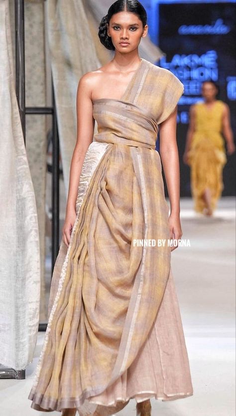 Lakmé Fashion Week 2023, Different Drapes Of Saree, Lakme Fashion Week 2024, Lakme Fashion Week 2023, Sari Draping, Cosmetics Ideas, Saree Shoot, Saree Drapes, Ramp Walk