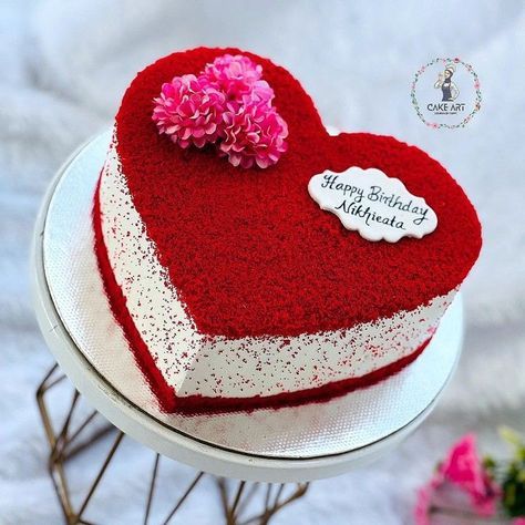 1 Pound Cake Design, Red Velvet Cake Design Birthdays, Aniversary Cakes Designs, Red Cake Designs Birthday, Simple Anniversary Cakes, Cake Pic, Shiva Tandav, Anniversary Cake Designs, Surprise Birthday Decorations