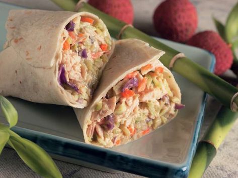 Hungry Girl Diet, Chicken Salad Wrap Recipe, Tuna Wrap, Salad Wrap, Chicken Salad Wrap, Hungry Girl Recipes, Healthy Chicken Salad, Spicy Thai, Low Cal Recipes