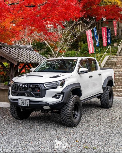 Toyota Hilux Aesthetic, Toyota Pick Up, Pick Up Trucks 4x4, Hilux 4x4 Modified, Toyota Hilux Modified, Toyota Hilux 4x4 Modified, Hilux Modified, Hilux Gr Sport, Hilux Mods