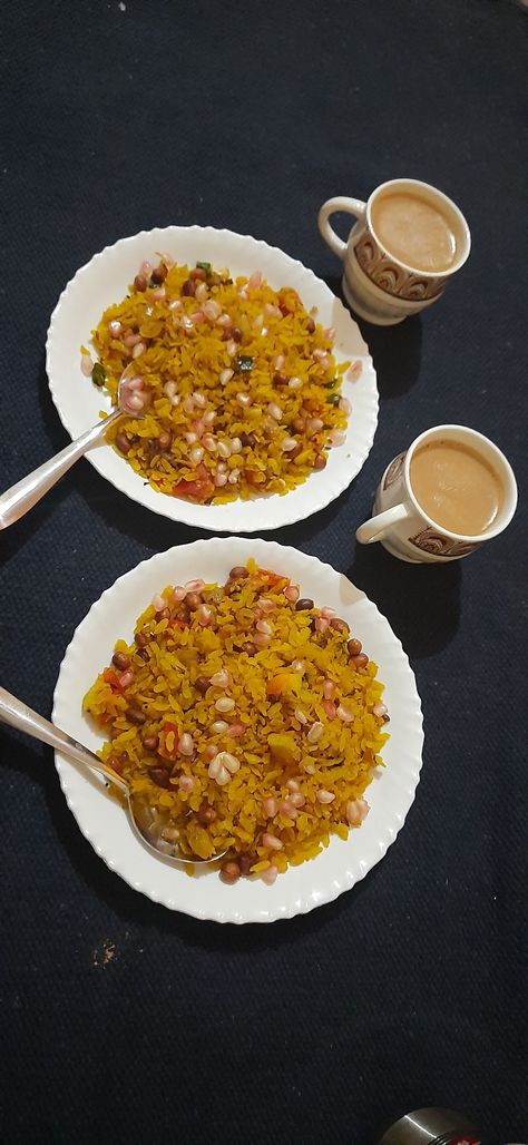 Poha and chai♥️ Poha Snap, Indian Foods, Snap Food, Indian Food Recipes, Quick Saves