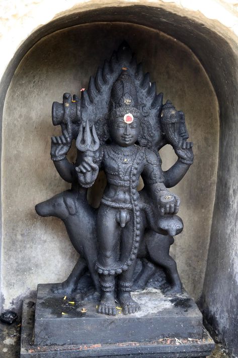 Kala Bhairava, Stone Sculpture Art, Historical Sculptures, Ancient Alphabets, Kali Hindu, Art Deco Artwork, Indian God, Chakra Art, Hindu Statues