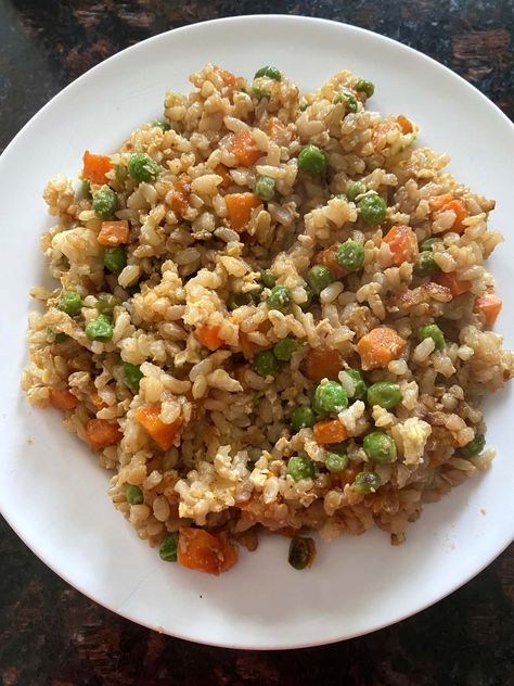 Fried Brown Rice is a delicious side dish or base for a filling dinner. Add vegetables and fried egg for plenty of protein and fiber. You'll love this flavorful rice. Leftover Brown Rice Recipes This dish is a fantastic way to use any leftover brown rice you might have in your fridge. It adds so much flavor and is a kid-friendly way to add more vegetables to your meal. Just sauté with oil, garlic, and soy sauce! And this dish just builds in flavor, making a great option for batch-prepping ... Fried Brown Rice Recipes, Brown Rice Fried Rice, Leftover Brown Rice Recipes, Batch Prepping, Leftover Brown Rice, Potato Salad With Eggs, Brown Rice Side Dish, Turkey Cutlet Recipes, Salad With Eggs