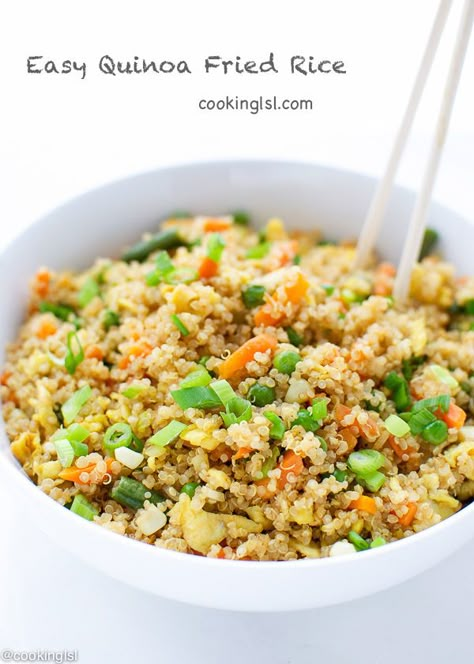 Easy Quinoa Fried Rice.Of course much better than fast food fried rice. It takes less than 30 minutes to make, precook quinoa. #quinoa #fried #rice Recipes Microwave, Quinoa Stir Fry, Quinoa Fried Rice, Quinoa Recipes Easy, Rice And Vegetables, Quinoa Dishes, Easy Quinoa, Fast Recipes, Healthy Fall