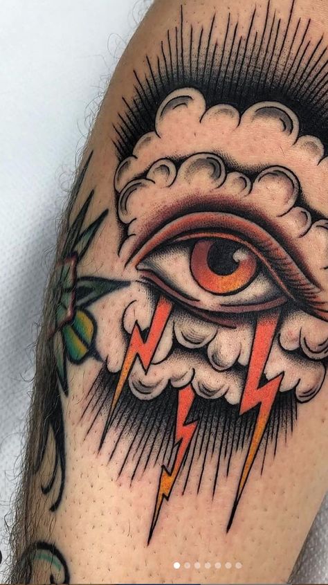 Traditional Tattoo Eye, All Seeing Eye Tattoo, Tato Tradisional, Tato Minimal, Evil Eye Tattoo, Traditional Style Tattoo, Bug Tattoo, Traditional Tattoo Sleeve, Cloud Tattoo