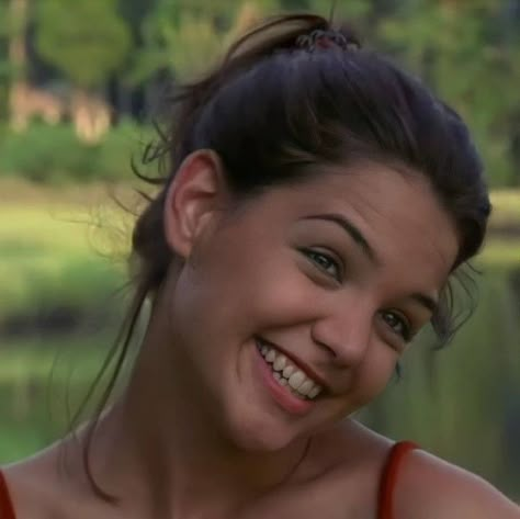 Katie Holmes Young, Joey Dawson's Creek, Kate Holmes, Joey Potter, Dawsons Creek, Lauren Cohan, 90s Hairstyles, Katie Holmes, Girl Next Door