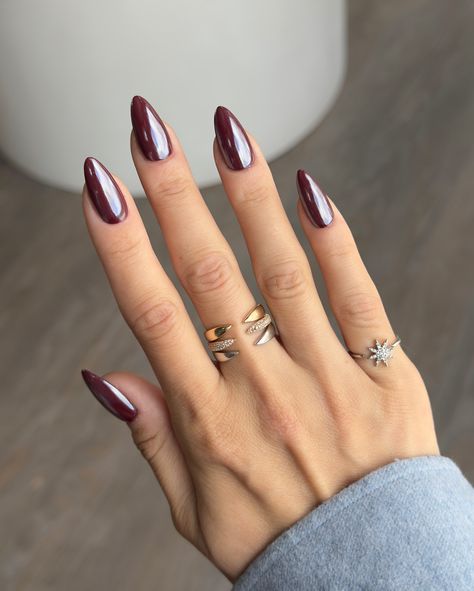 Cherry Red Chrome Falls must have set ❤️❤️❤️ Christmas Nails Biogel, Mocha Cherry Chrome Nails, Short Cute Nails Almond, Nails For Vietnam, Cherry Coke Nails Chrome, Chrome Cranberry Nails, Dark Red Pearl Nails, Cherry Coke Nail Color, Square Round Nails Design