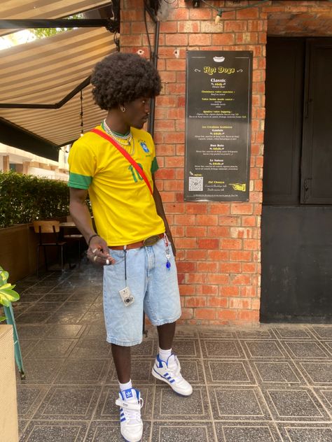 Brasil Jersey Outfit, Brazil Outfit, Nice Accessories, Football Jersey Outfit, Brazilian Men, Black Brazilian, Tight Curls, Guys Clothing Styles, Jersey Outfit