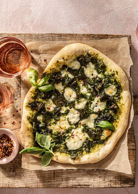 The Best Kale Pesto Pizza - NattEats Kale Pizza, Veggie Tart, Crispy Kale, Homemade Crust, Mushroom Pizza, Kale Pesto, Pesto Pizza, Food Mood, Perfect Pizza