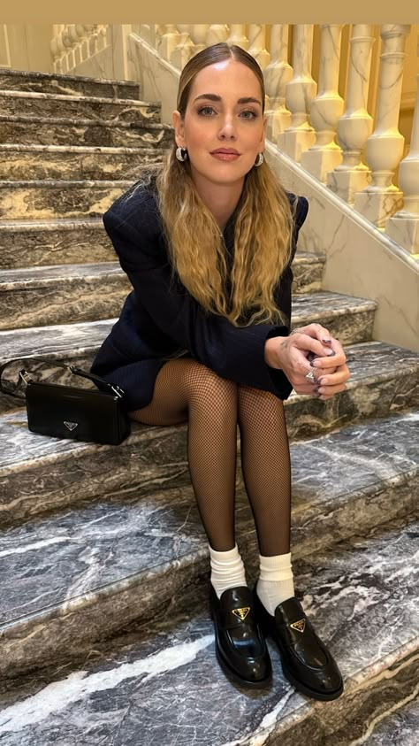 Loafer With Socks Outfit, Shoes With Socks Outfit, Loafers And Tights, Loafers With Socks Outfit, Tights With Socks, Loafer Outfit Ideas, Loafers Women Outfit, Preppy Socks, Heels With Socks