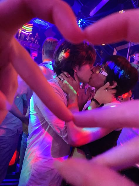 Couple In Club Night, Queer Club Aesthetic, Gay Bar Aesthetic, Gay Lovers Pics Aesthetic, Gay Date Aesthetic, Gay Sleepover, Gay Lovers Pics, Gay Club Aesthetic, Making Out At The Club