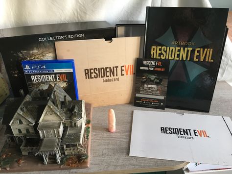 Resident Evil VII Collector's Edition all content. Resident Evil Merch, Resident Evil Playstation, Resident Evil Vii, Charlie Brown Jr, Resident Evil Collection, Resident Evil Game, Jill Valentine, Tony Hawk, Gaming Merch