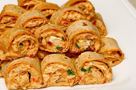 Enchilada Roll Ups, Enchilada Dip, Chicken Enchilada, Finger Food Appetizers, Roll Ups, Party Food Appetizers, Mexican Recipes, Game Day Food, Chicken Enchiladas