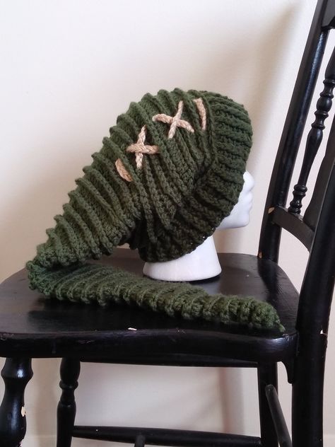 "Zelda inspired \"Link\" stocking hat. One size fits most. Made to order. Product usually ships within 1 week. We can make these hats in just about any color.  If you are wanting a green hat with beige stitching as shown in the main image, choose green and beige under color options. If you are wanting something other than colors shown on the drop down list, please send me a message and we will get what you are looking for. If you need a smaller size for a child or toddler, please send me a messa Hobbit Crochet, Geeky Crochet Patterns, Link Hat, Zelda Gifts, Harry Potter Crochet, Stocking Hat, Stocking Cap, Green Hat, Fun Crochet Projects